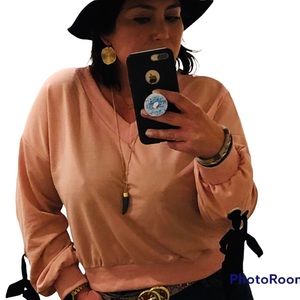 🐼 Dusty Pink v- neck sweatshirt with black bow tie detail at wristcuff size med